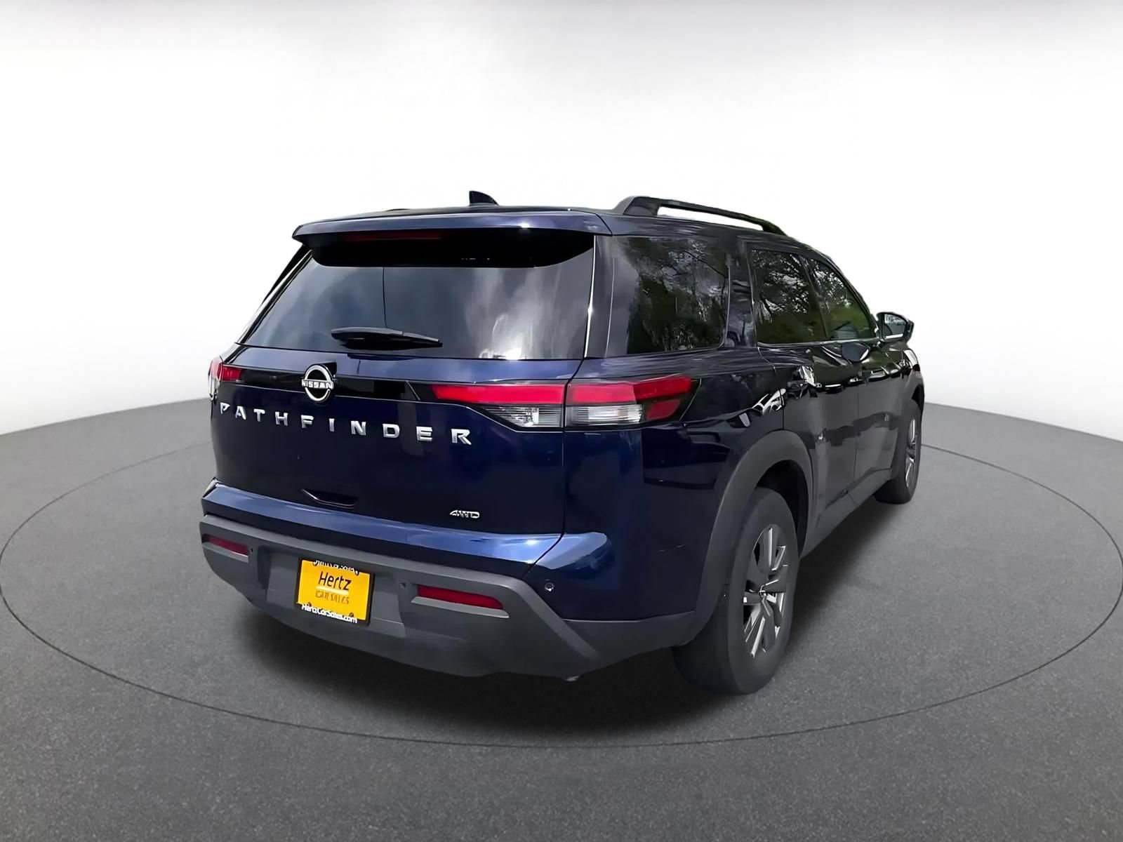 Used 2025 Nissan Pathfinder SV AWD/4WD image 13