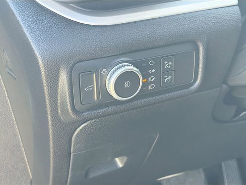 Used 2022 Ford Explorer XLT w/ Equipment Group 202A image 10