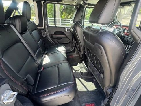 Used 2021 Jeep Wrangler Unlimited Rubicon AWD/4WD image 2