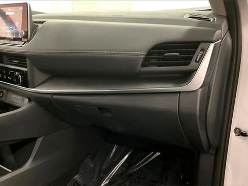 New 2025 Nissan Rogue S image 31