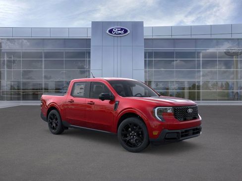 New 2025 Ford Maverick Lariat w/ Black Appearance Package image 7