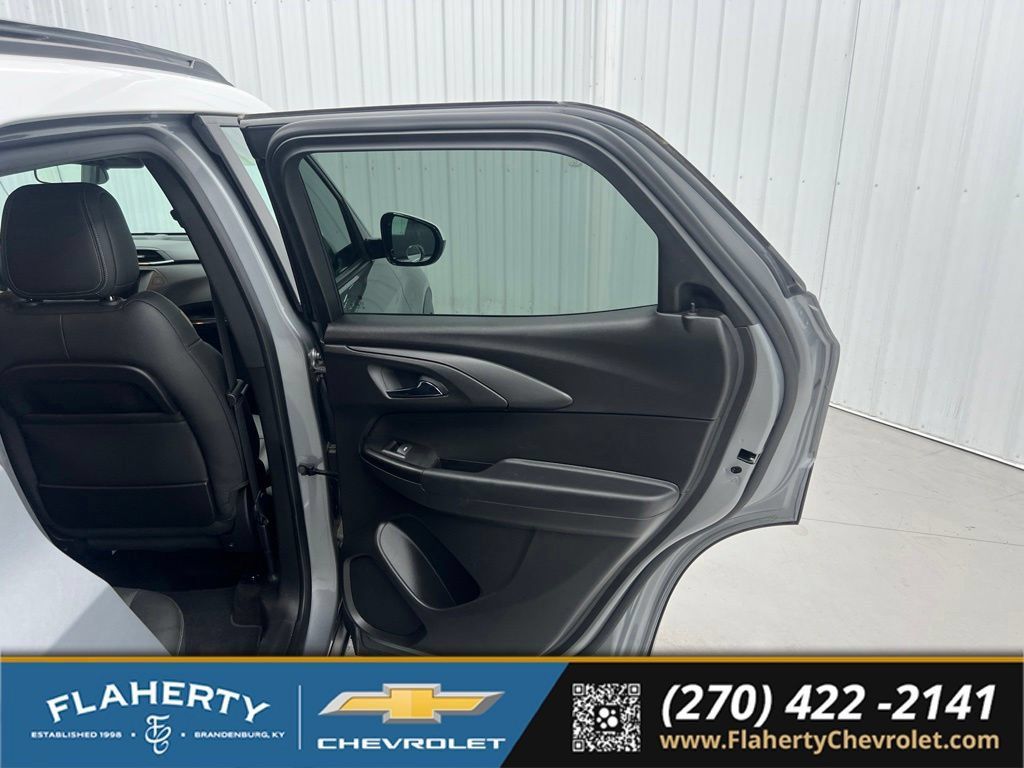 Used 2023 Chevrolet TrailBlazer ACTIV AWD/4WD image 12