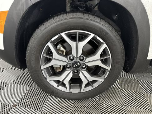 Certified 2021 Kia Seltos EX image 13