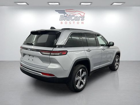 Used 2023 Jeep Grand Cherokee 4WD 4xe w/ Luxury Tech Group II image 4