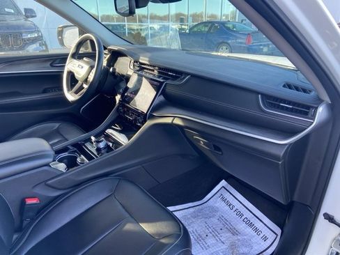 Used 2022 Jeep Grand Cherokee L Limited image 16