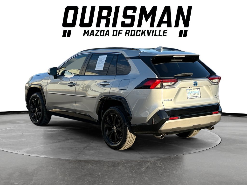 Used 2022 Toyota RAV4 SE w/ Convenience Package AWD/4WD image 4