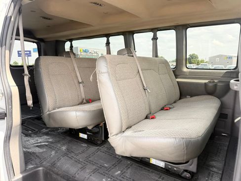 Used 2020 Chevrolet Express 3500 LT w/ LT Preferred Equipment Group RWD image 17