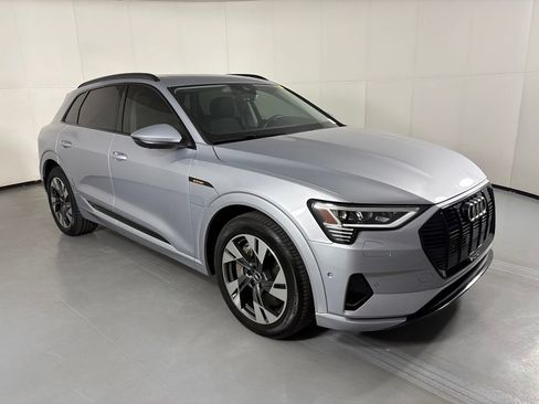 Used 2022 Audi e-tron Premium AWD/4WD image 2