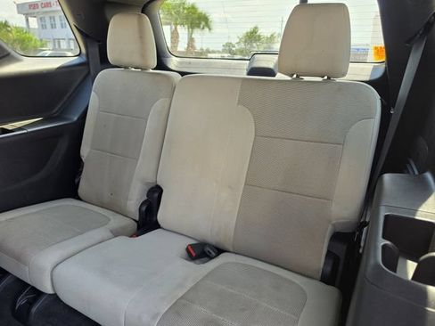 Used 2022 Chevrolet Traverse LT FWD image 13