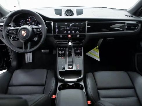 Certified 2025 Porsche Macan Turbo image 13