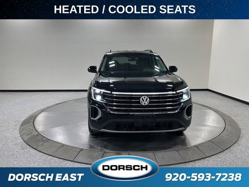 Used 2025 Volkswagen Atlas SE AWD/4WD image 2