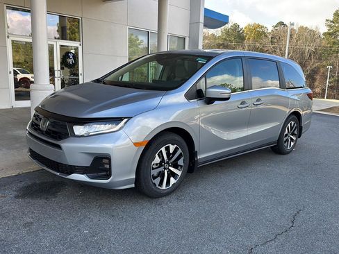 New 2026 Honda Odyssey EX-L image 2