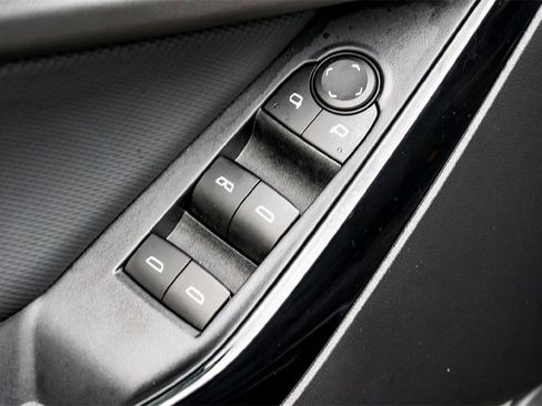 Used 2025 Chevrolet Equinox LT image 11