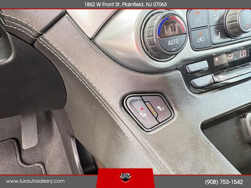 Used 2020 Chevrolet Tahoe LT AWD/4WD image 36