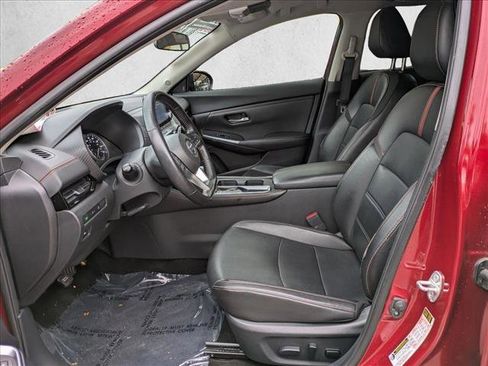 Used 2022 Nissan Sentra SR w/ SR Premium Package image 11