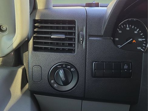 Used 2018 Mercedes-Benz Sprinter 2500 image 21