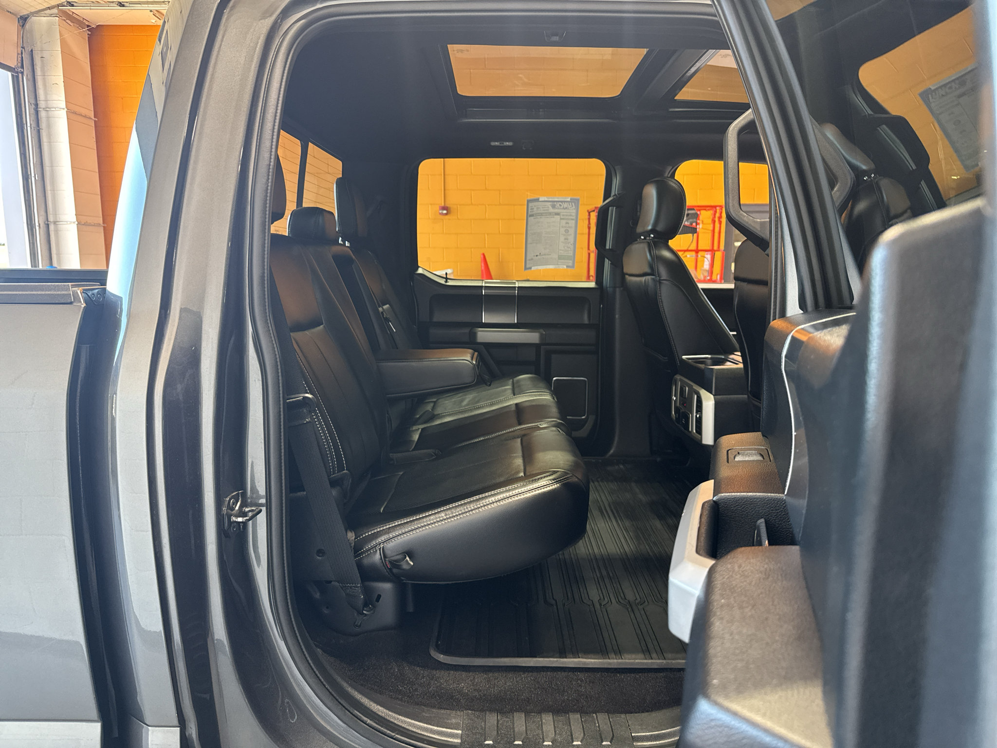 Used 2020 Ford F150 Lariat w/ Equipment Group 502A Luxury AWD/4WD image 21