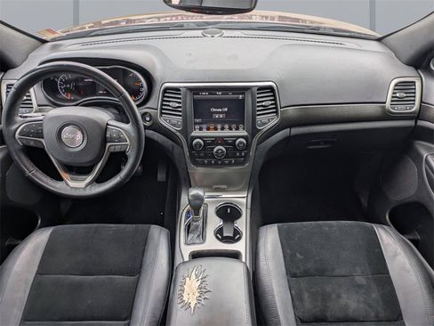 Used 2018 Jeep Grand Cherokee Altitude image 16