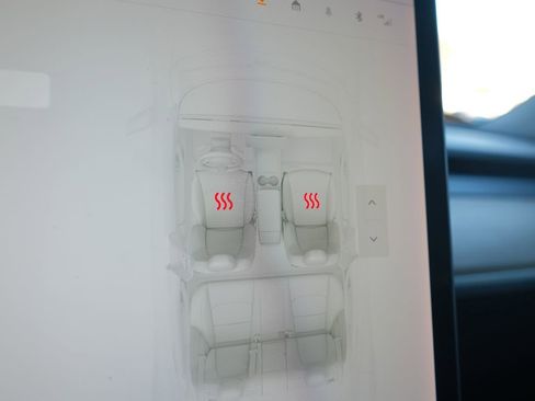 Used 2020 Tesla Model 3 Standard Range Plus image 16