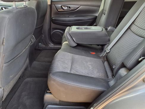 Used 2020 Nissan Rogue SV image 22