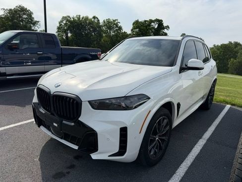 Used 2026 BMW X5 xDrive40i w/ M Sport Package AWD/4WD image 2