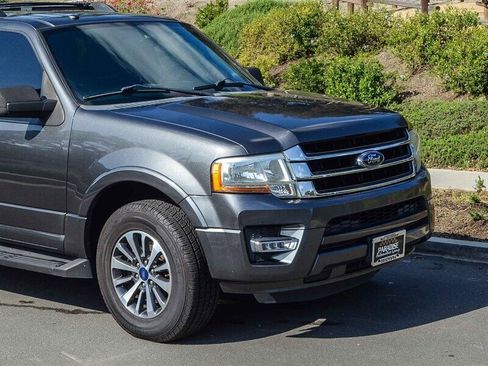 Used 2016 Ford Expedition XLT w/ Equipment Group 202A image 9