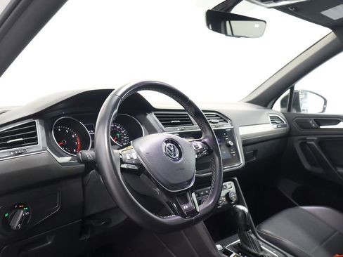 Used 2021 Volkswagen Tiguan SE R-Line image 15