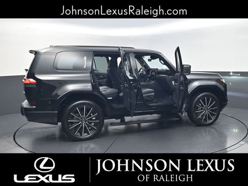 Certified 2025 Lexus GX 550 w/ Cold Area Package image 33