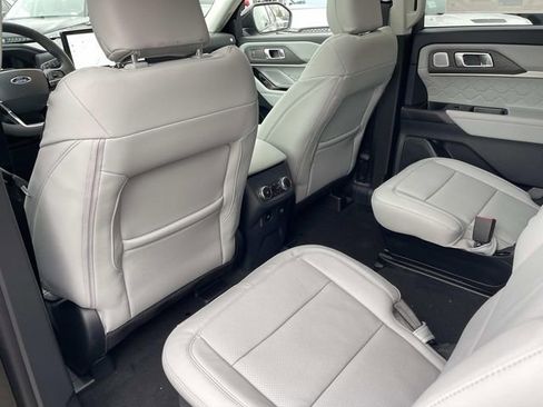 New 2026 Ford Explorer Platinum image 18