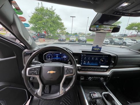 Used 2023 Chevrolet Silverado 1500 LT AWD/4WD image 38