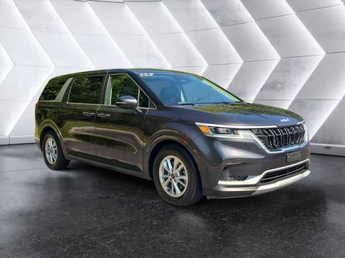 Used 2022 Kia Carnival LX FWD image 7