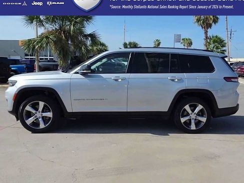 Used 2022 Jeep Grand Cherokee L Limited AWD/4WD image 5