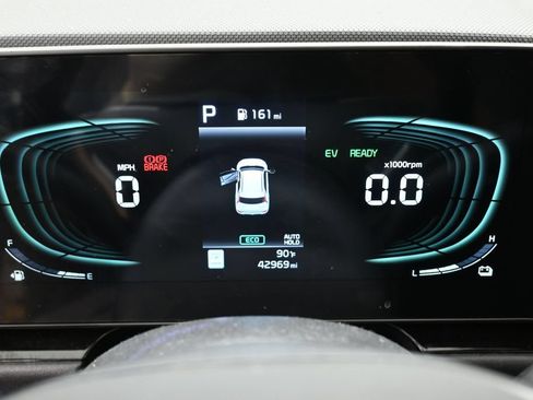 Used 2023 Kia Niro SX Touring FWD image 21