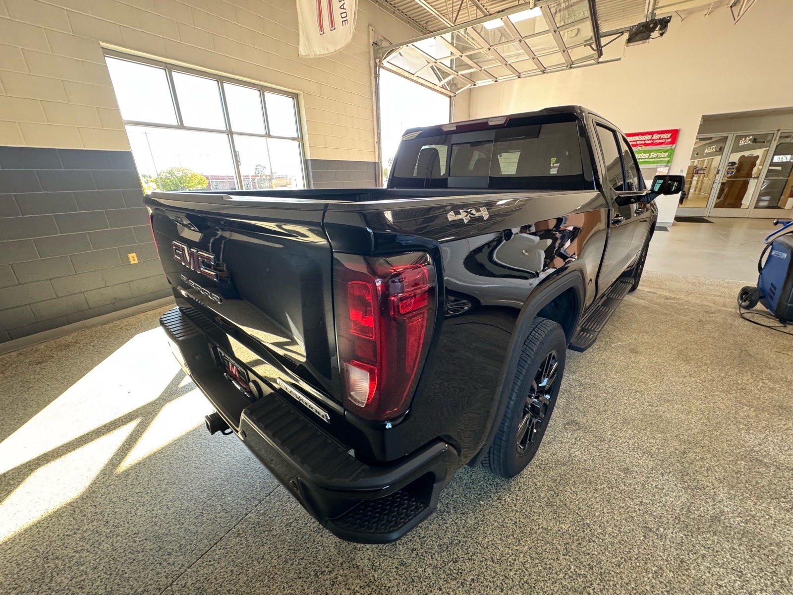 Used 2026 GMC Sierra 1500 Elevation w/ Elevation Premium Package AWD/4WD image 5