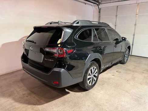 Used 2023 Subaru Outback Premium AWD/4WD image 6