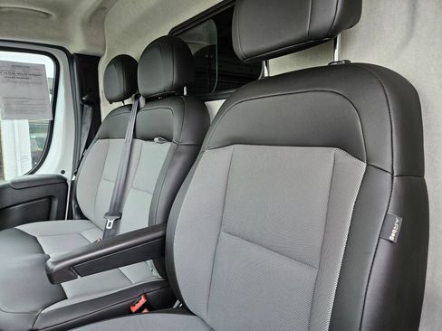 Used 2025 RAM ProMaster 2500 FWD image 19