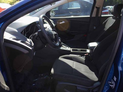 Used 2018 Ford Focus SE FWD image 23
