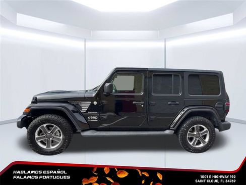 Used 2019 Jeep Wrangler Unlimited Sahara w/ Safety Group AWD/4WD image 3