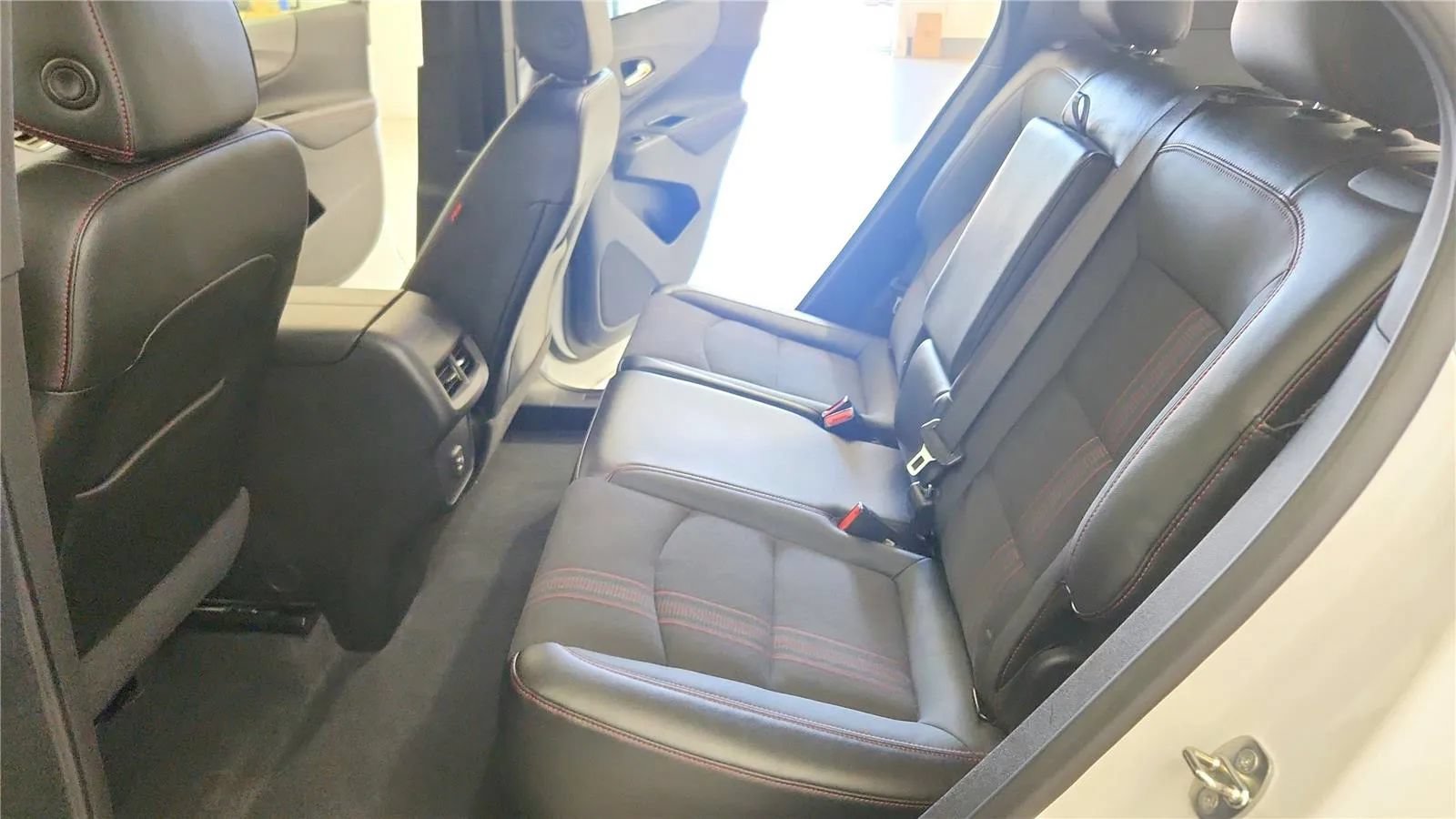 Used 2022 Chevrolet Equinox RS FWD image 26