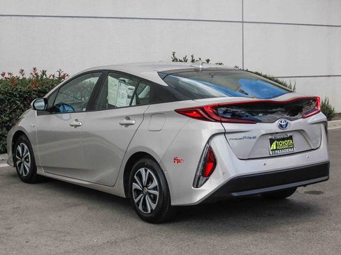 Used 2017 Toyota Prius Prime Advanced image 8