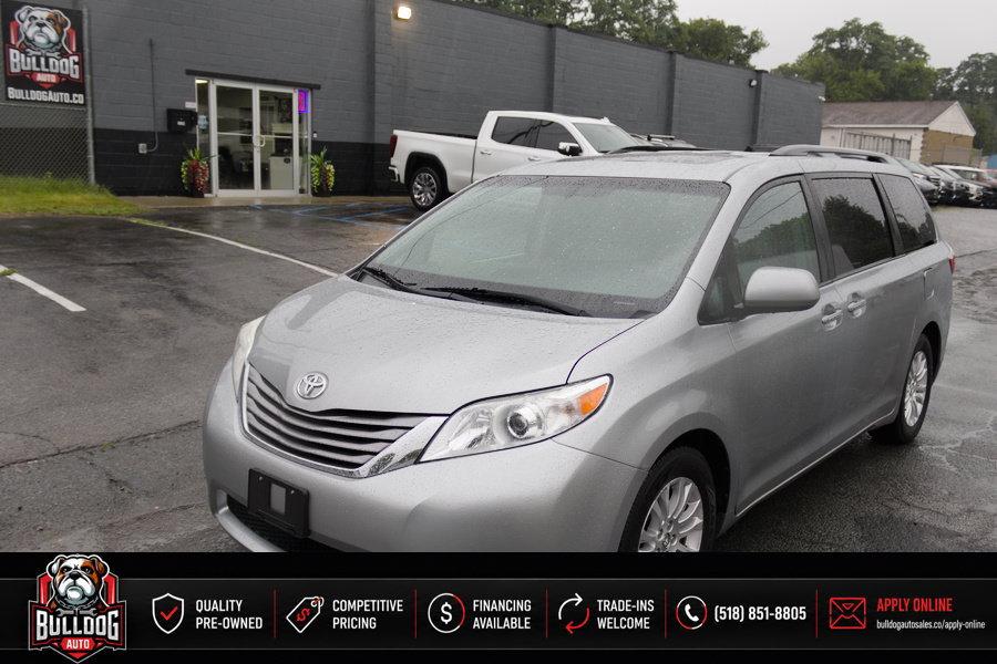 Used 2016 Toyota Sienna XLE FWD image 1