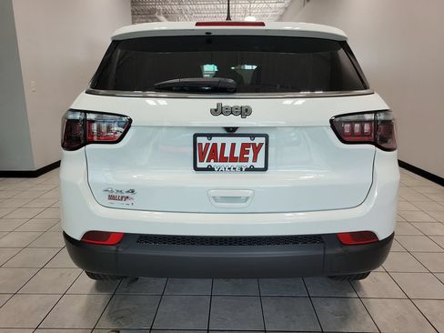Used 2023 Jeep Compass Sport AWD/4WD image 10