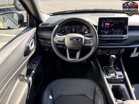 New 2026 Jeep Compass Latitude AWD/4WD image 13