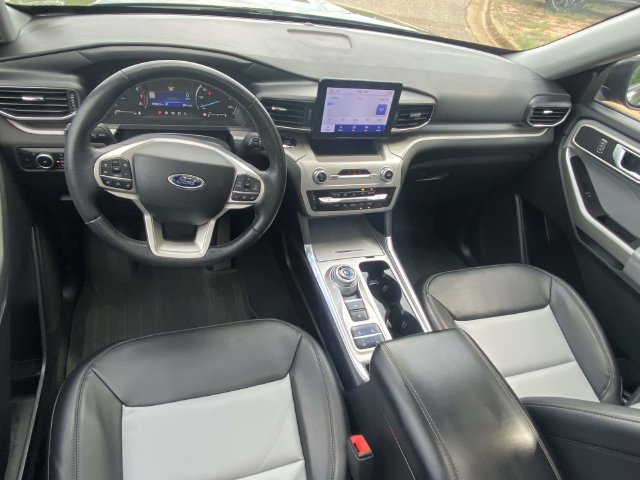 Used 2023 Ford Explorer XLT w/ Equipment Group 202A RWD image 15