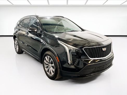 Used 2022 Cadillac XT4 Sport w/ Safety Alert Package FWD image 3