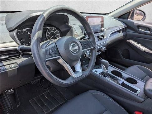 Used 2024 Nissan Altima 2.5 SR FWD image 6