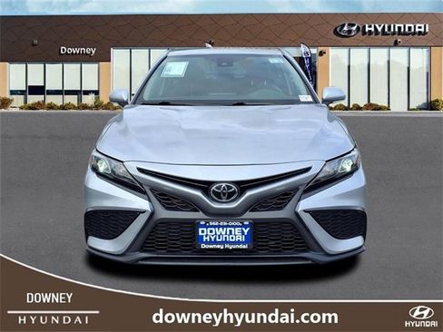 Used 2023 Toyota Camry SE image 2