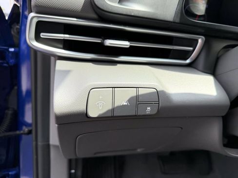 Used 2023 Hyundai Elantra SEL FWD image 18