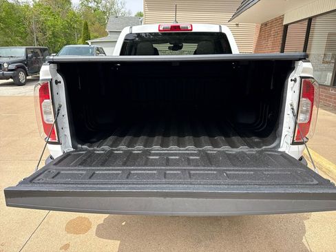 Used 2015 GMC Canyon SLT w/ Driver Alert Package AWD/4WD image 21