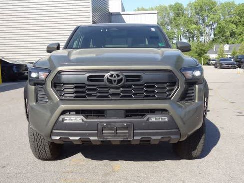 Used 2025 Toyota Tacoma TRD Off-Road w/ TRD Off Road Upgrade Package image 5